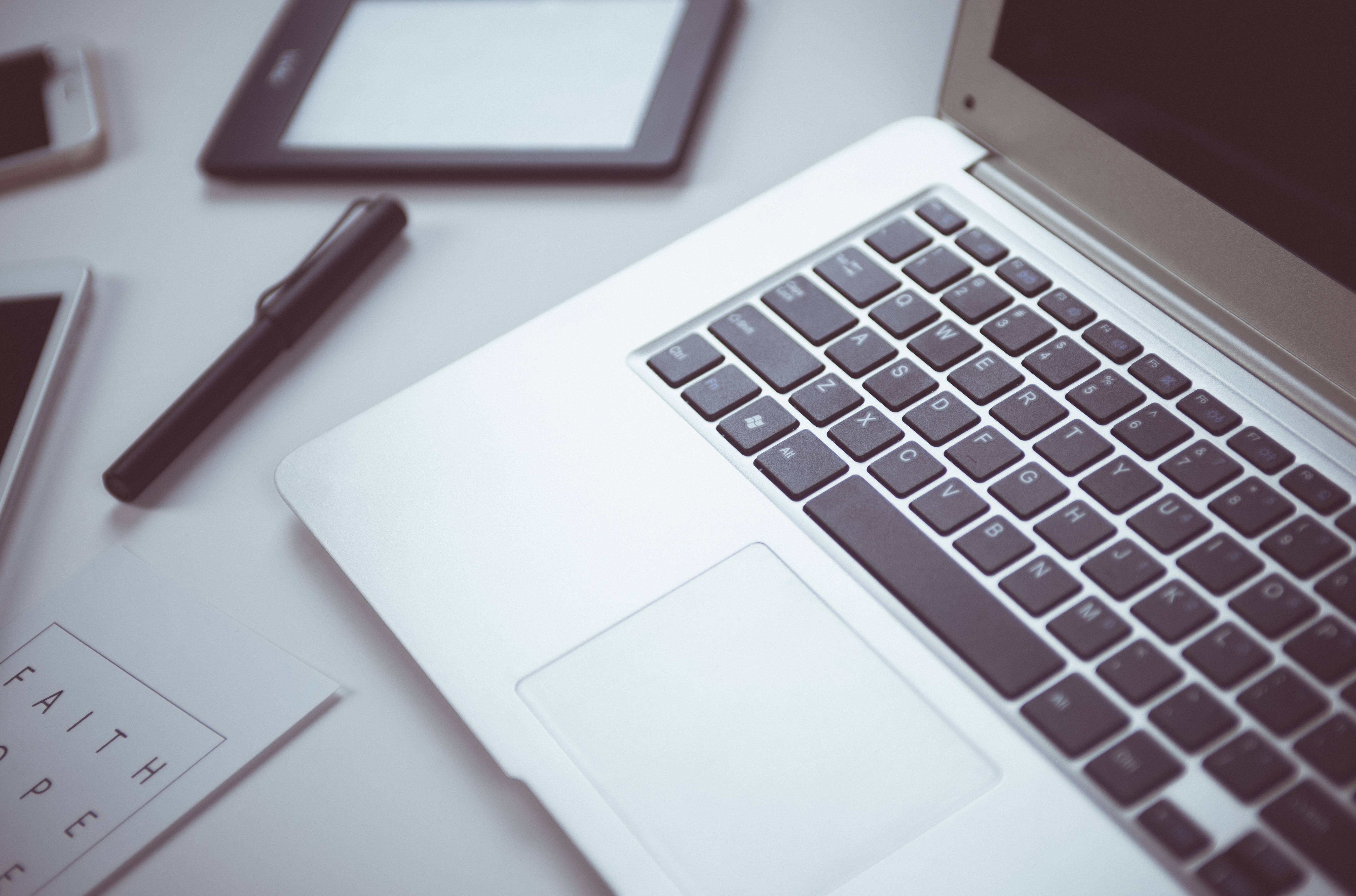 消費(fèi)電子領(lǐng)域 - 智能電子產(chǎn)品激光精密加工.jpg